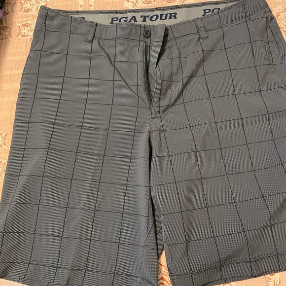 Pga TOUR- Men's Size 38 Performance Golf Shorts Gray/Black - Picture 2 of 5